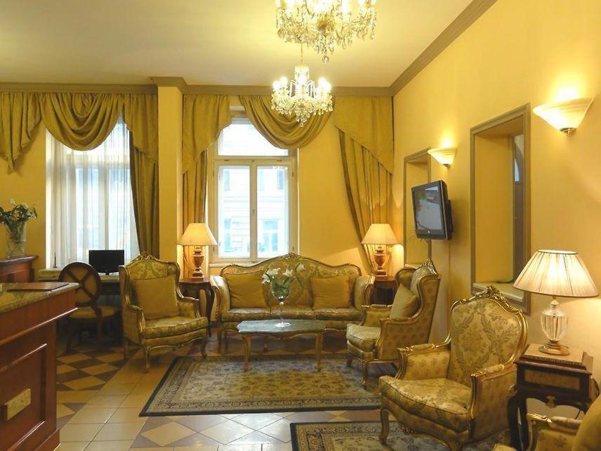 Hotel Raffaello براغ المظهر الخارجي الصورة